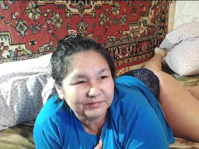 MilfZulfiya webcam