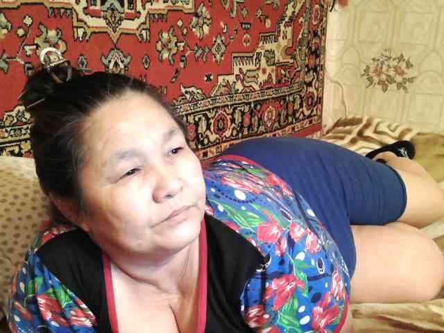 MilfZulfiya webcam