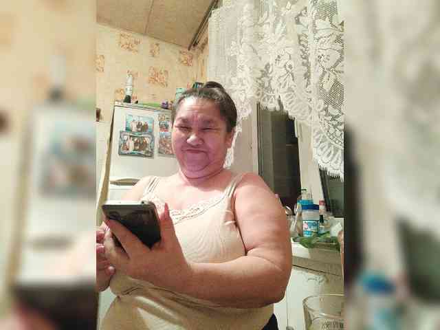 MilfZulfiya webcam