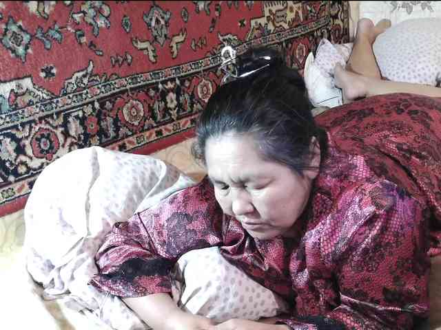MilfZulfiya webcam
