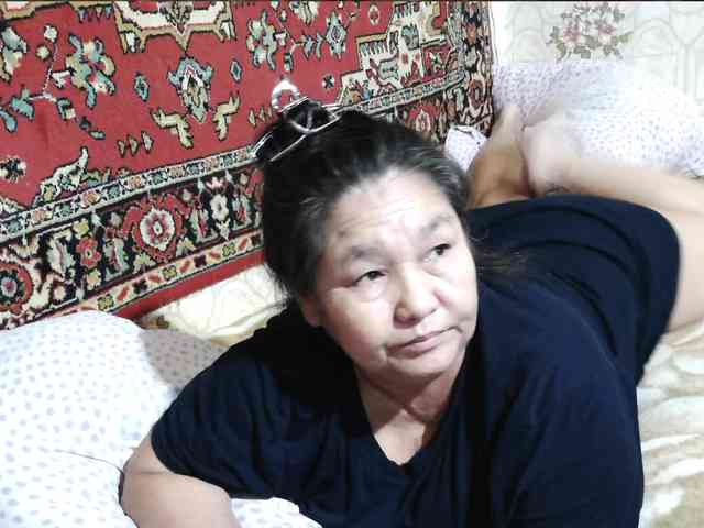 MilfZulfiya webcam