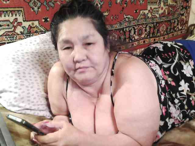 MilfZulfiya webcam