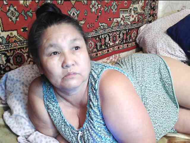 MilfZulfiya webcam