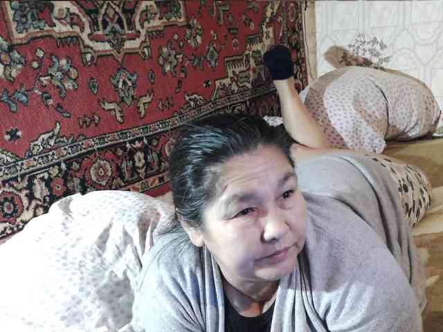 MilfZulfiya webcam