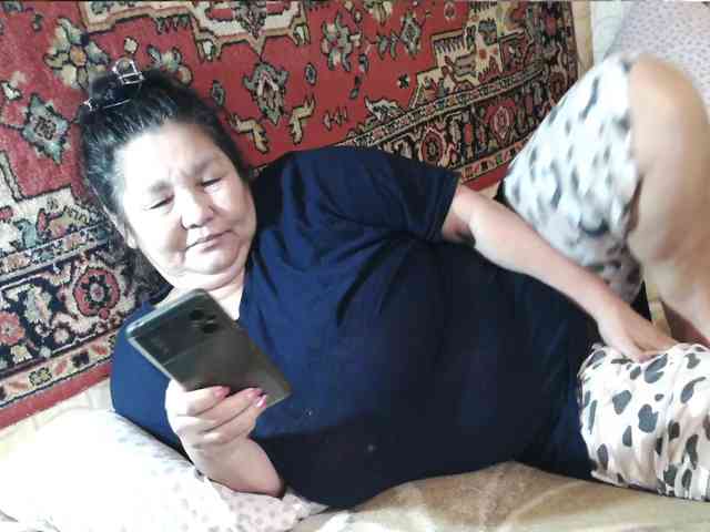 MilfZulfiya webcam