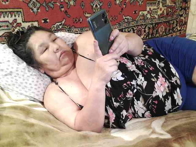 MilfZulfiya webcam