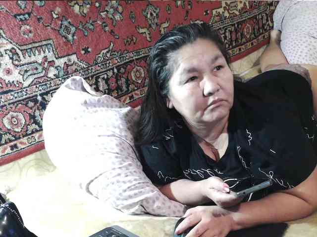 MilfZulfiya webcam