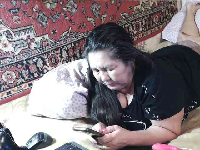 MilfZulfiya webcam