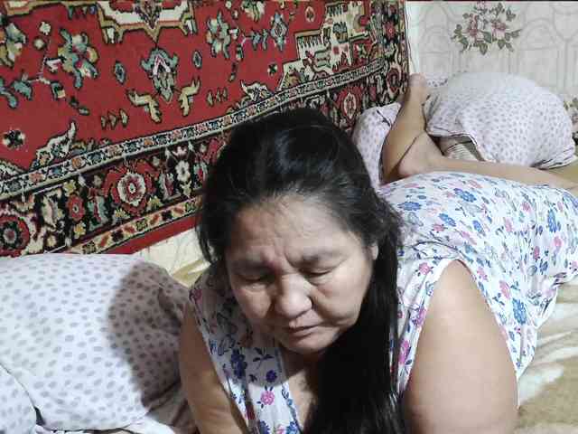 MilfZulfiya webcam