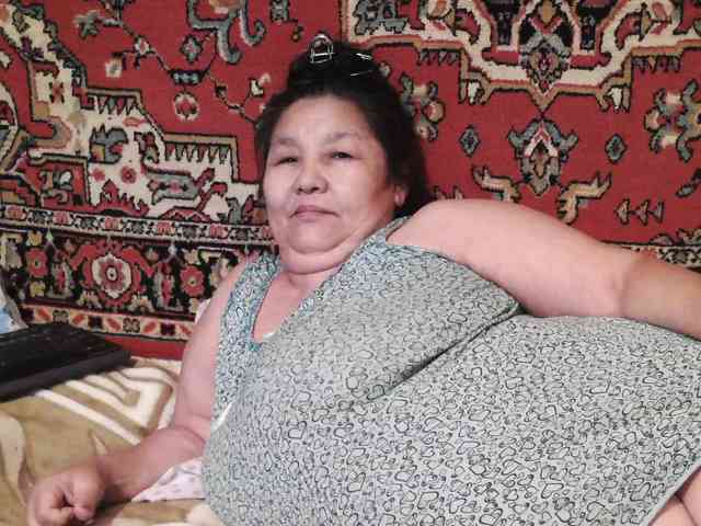MilfZulfiya webcam
