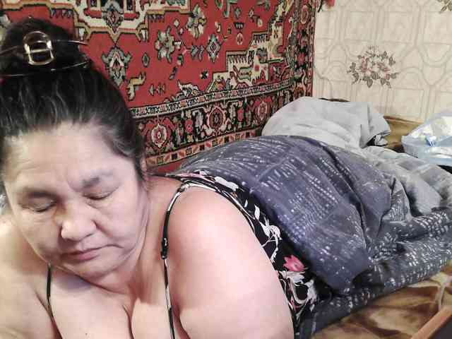 MilfZulfiya webcam