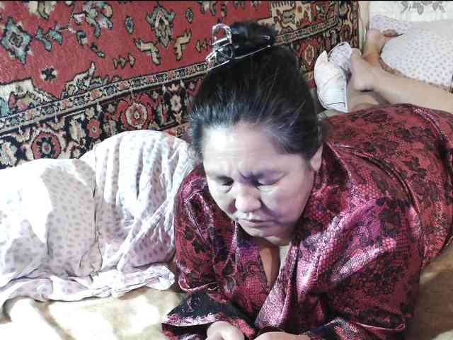 MilfZulfiya webcam