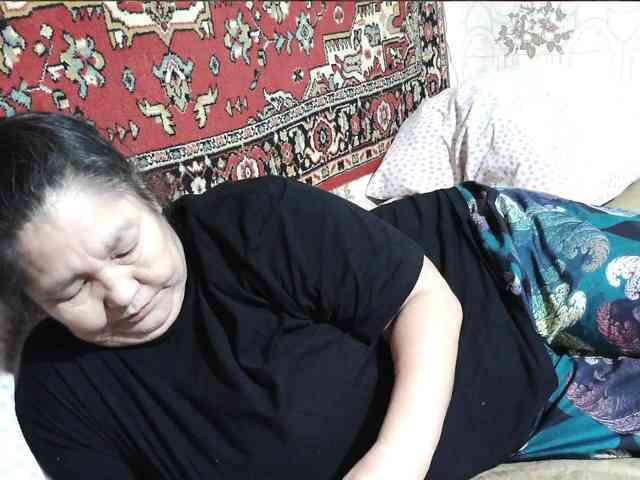 MilfZulfiya webcam