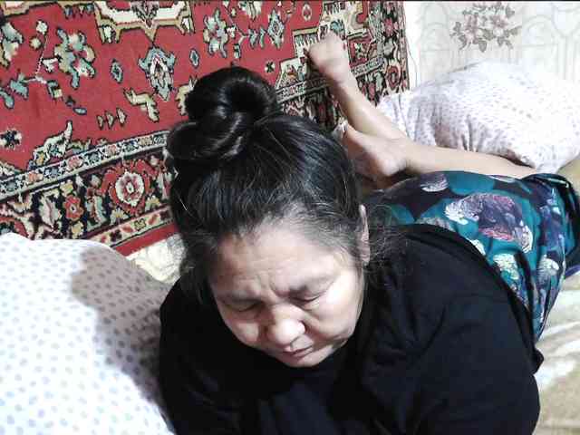 MilfZulfiya webcam