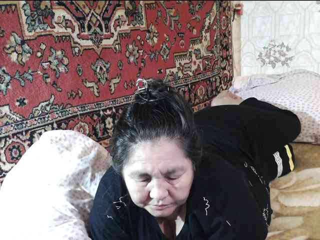 MilfZulfiya webcam