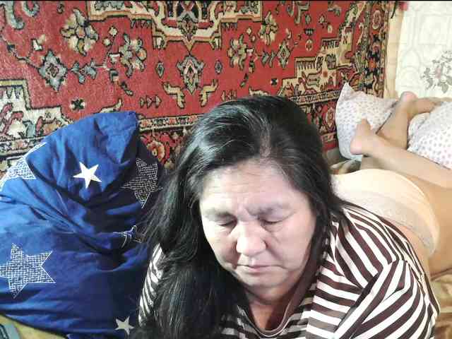 MilfZulfiya webcam