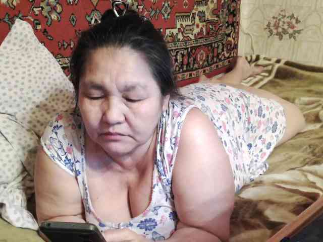 MilfZulfiya webcam