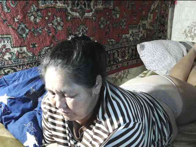 MilfZulfiya webcam