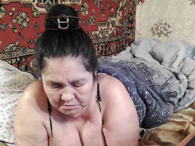 MilfZulfiya webcam