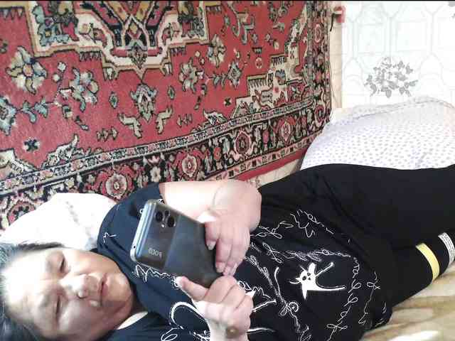MilfZulfiya webcam