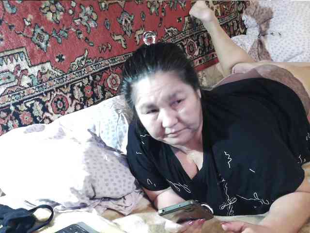 MilfZulfiya webcam