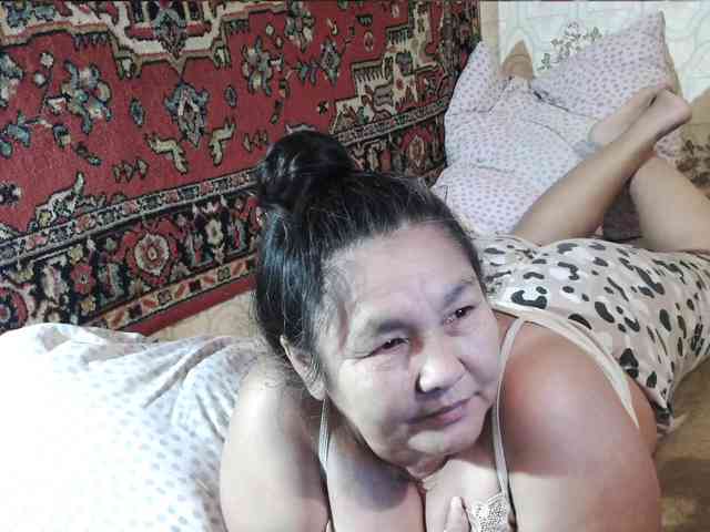 MilfZulfiya webcam