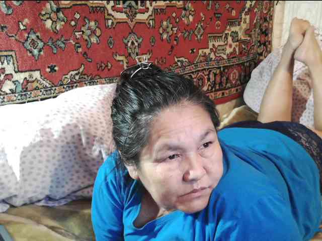 MilfZulfiya webcam