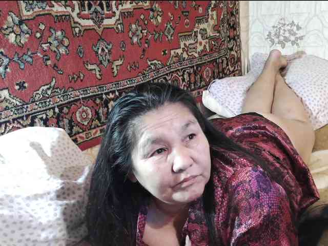 MilfZulfiya webcam