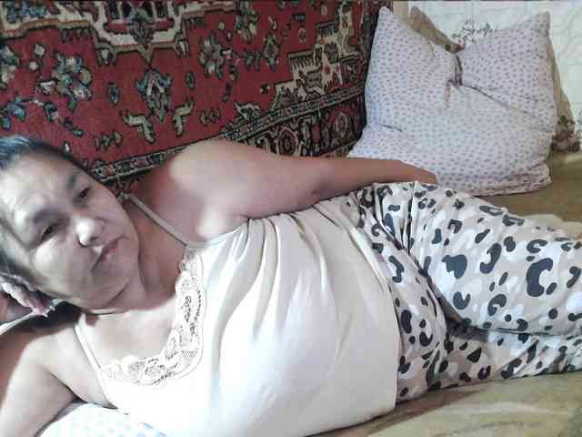 MilfZulfiya webcam