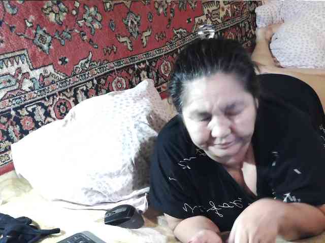 MilfZulfiya webcam