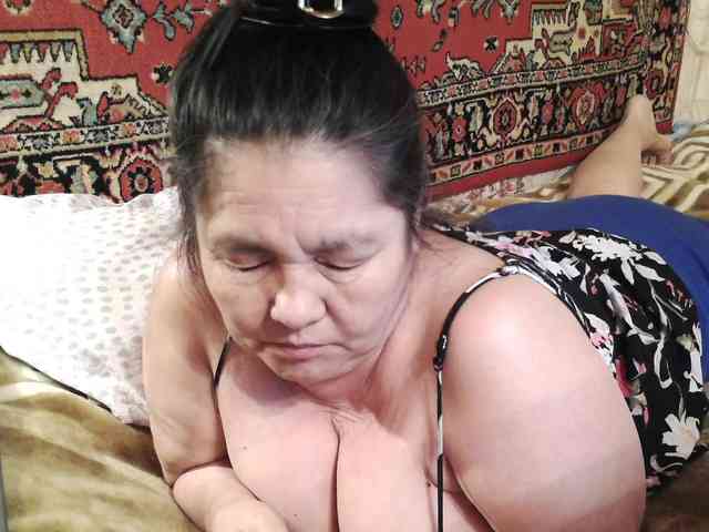MilfZulfiya webcam