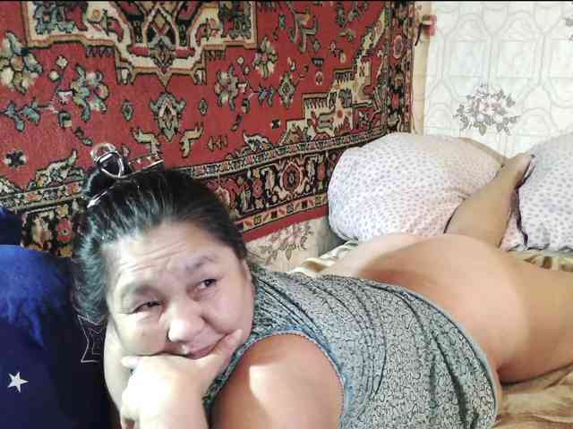 MilfZulfiya webcam