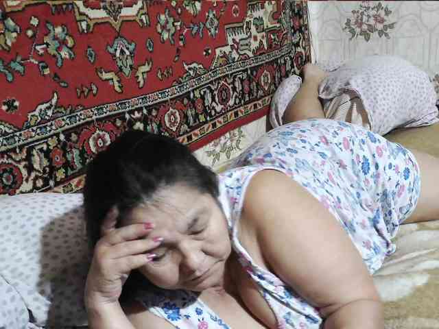 MilfZulfiya webcam