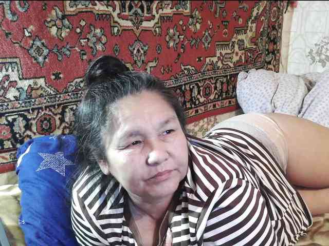 MilfZulfiya webcam