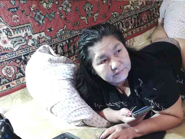 MilfZulfiya webcam