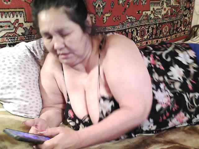 MilfZulfiya webcam
