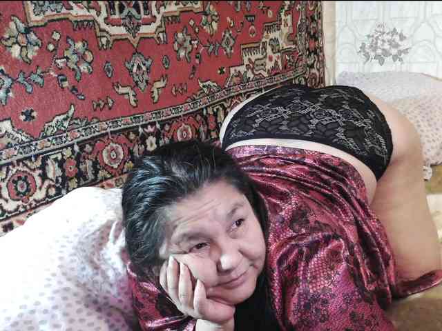 MilfZulfiya webcam