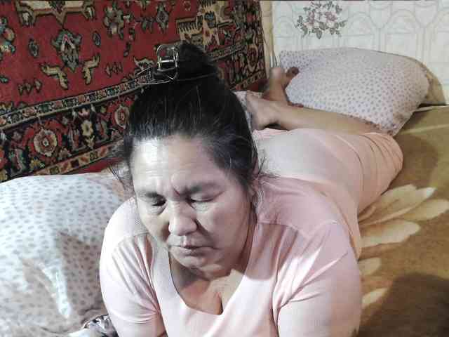 MilfZulfiya webcam