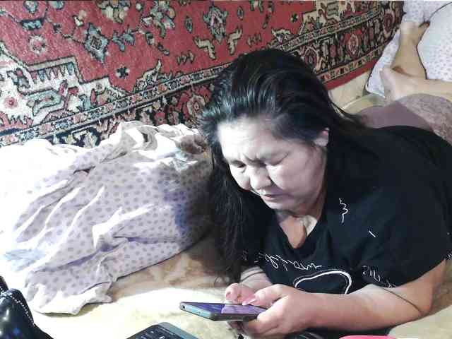 MilfZulfiya webcam
