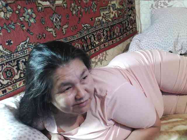 MilfZulfiya webcam