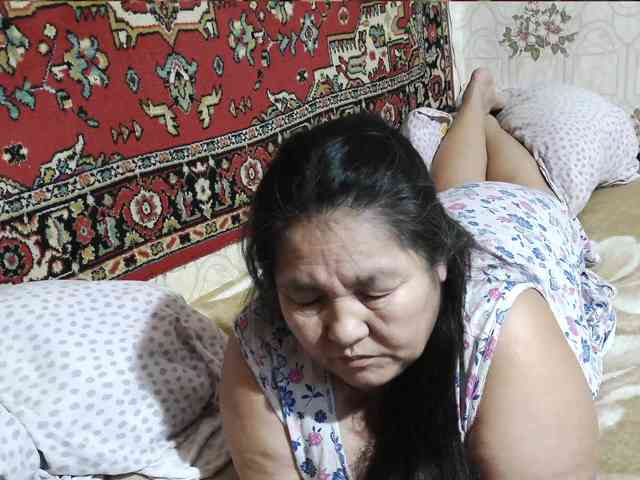 MilfZulfiya webcam