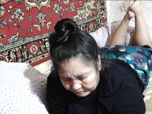 MilfZulfiya webcam