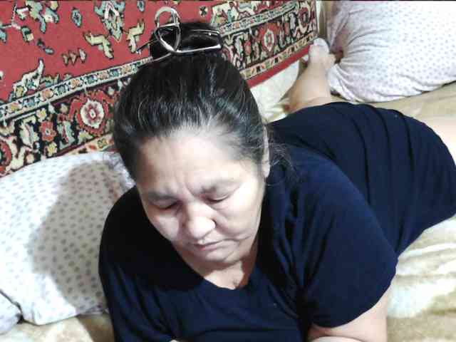 MilfZulfiya webcam