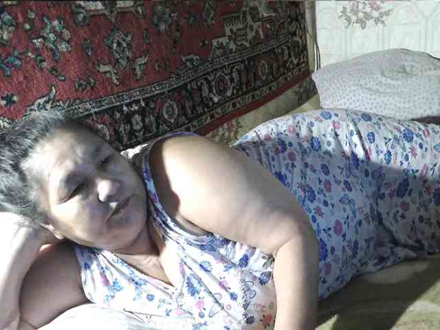 MilfZulfiya webcam