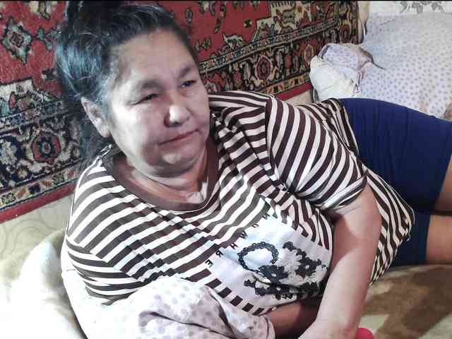 MilfZulfiya webcam