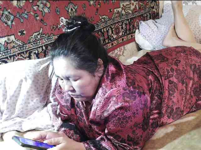 MilfZulfiya webcam