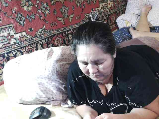 MilfZulfiya webcam