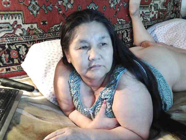 MilfZulfiya webcam