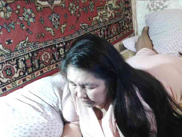 MilfZulfiya webcam