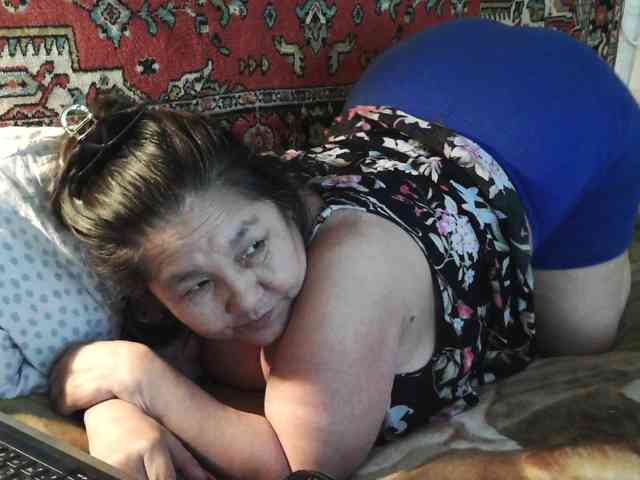 MilfZulfiya webcam